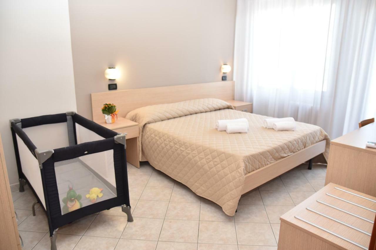 Hotel Excelsior Montesilvano Luaran gambar