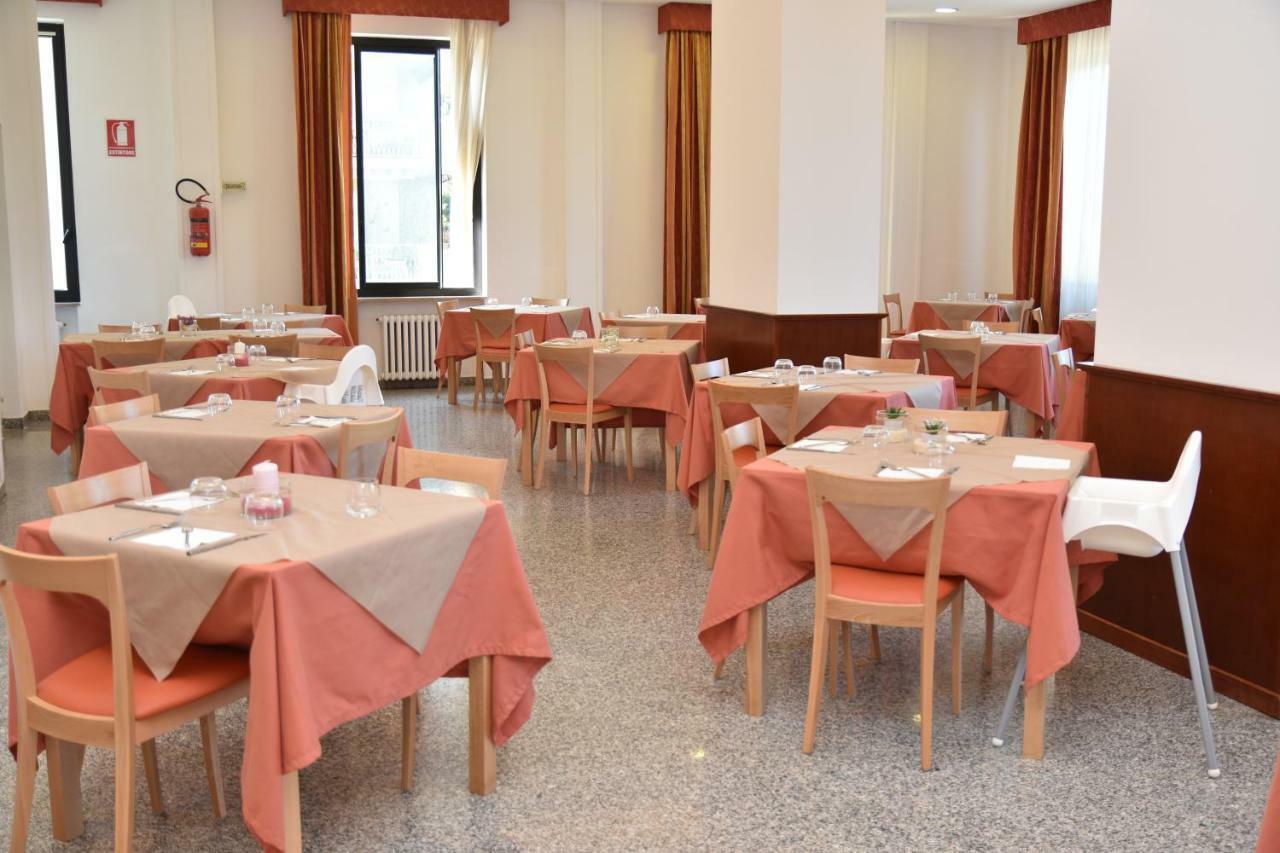 Hotel Excelsior Montesilvano Luaran gambar