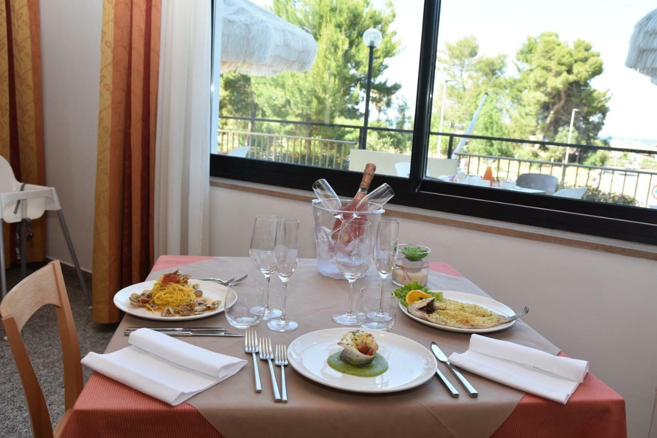 Hotel Excelsior Montesilvano Luaran gambar
