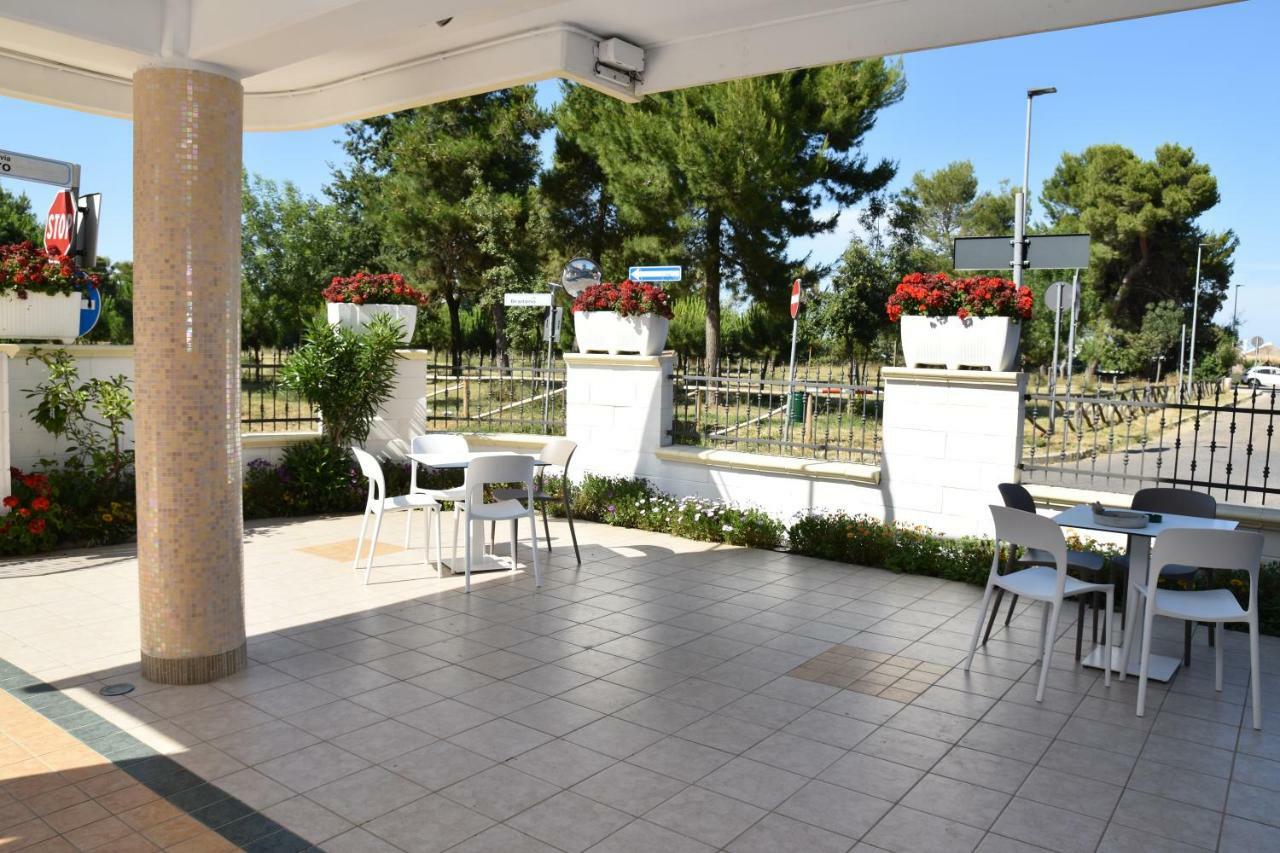 Hotel Excelsior Montesilvano Luaran gambar