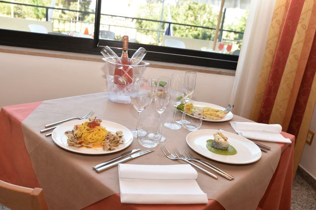 Hotel Excelsior Montesilvano Luaran gambar