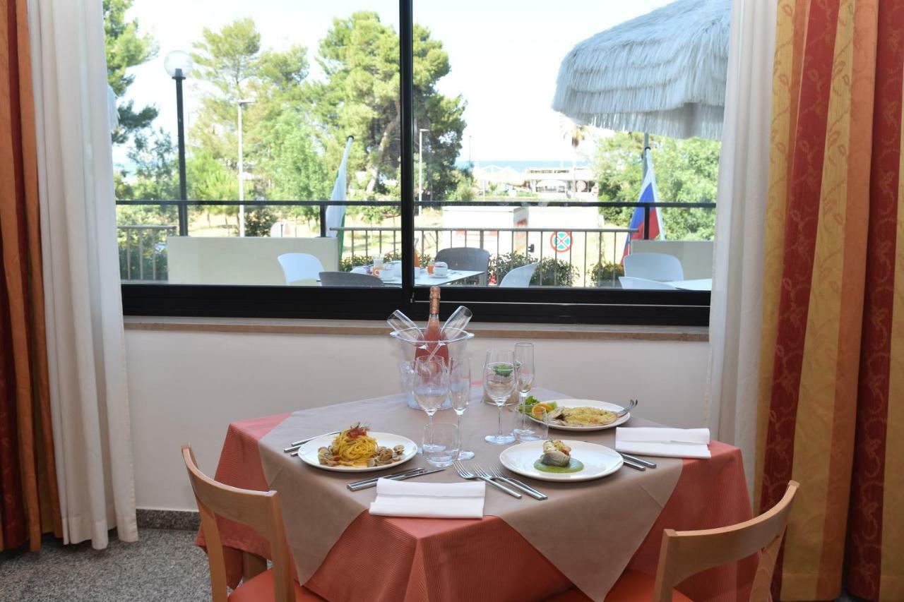 Hotel Excelsior Montesilvano Luaran gambar