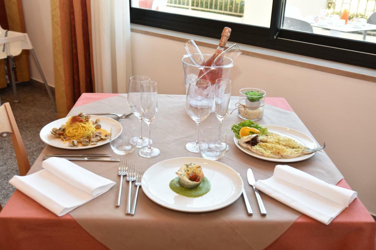 Hotel Excelsior Montesilvano Luaran gambar