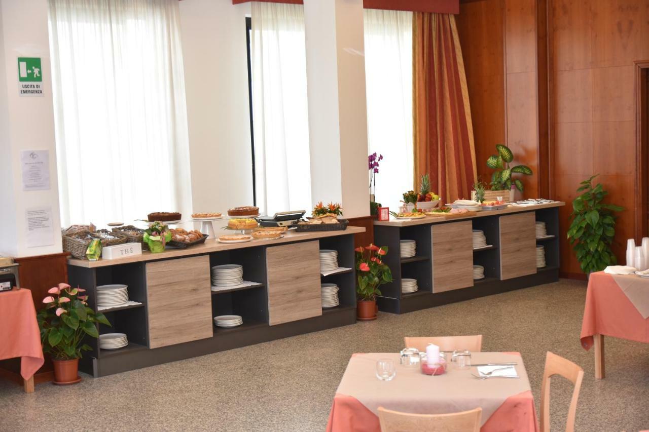 Hotel Excelsior Montesilvano Luaran gambar