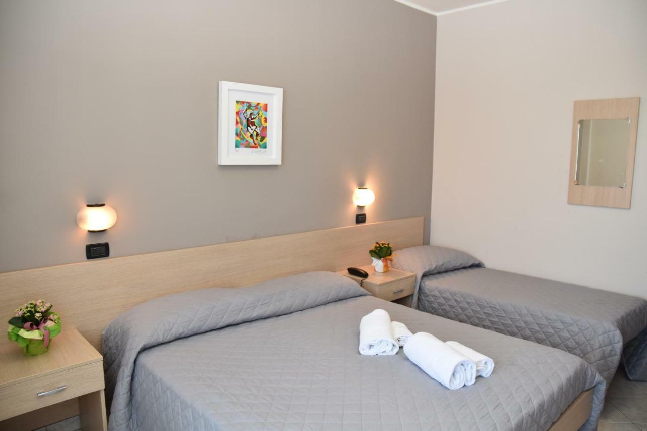 Hotel Excelsior Montesilvano Luaran gambar