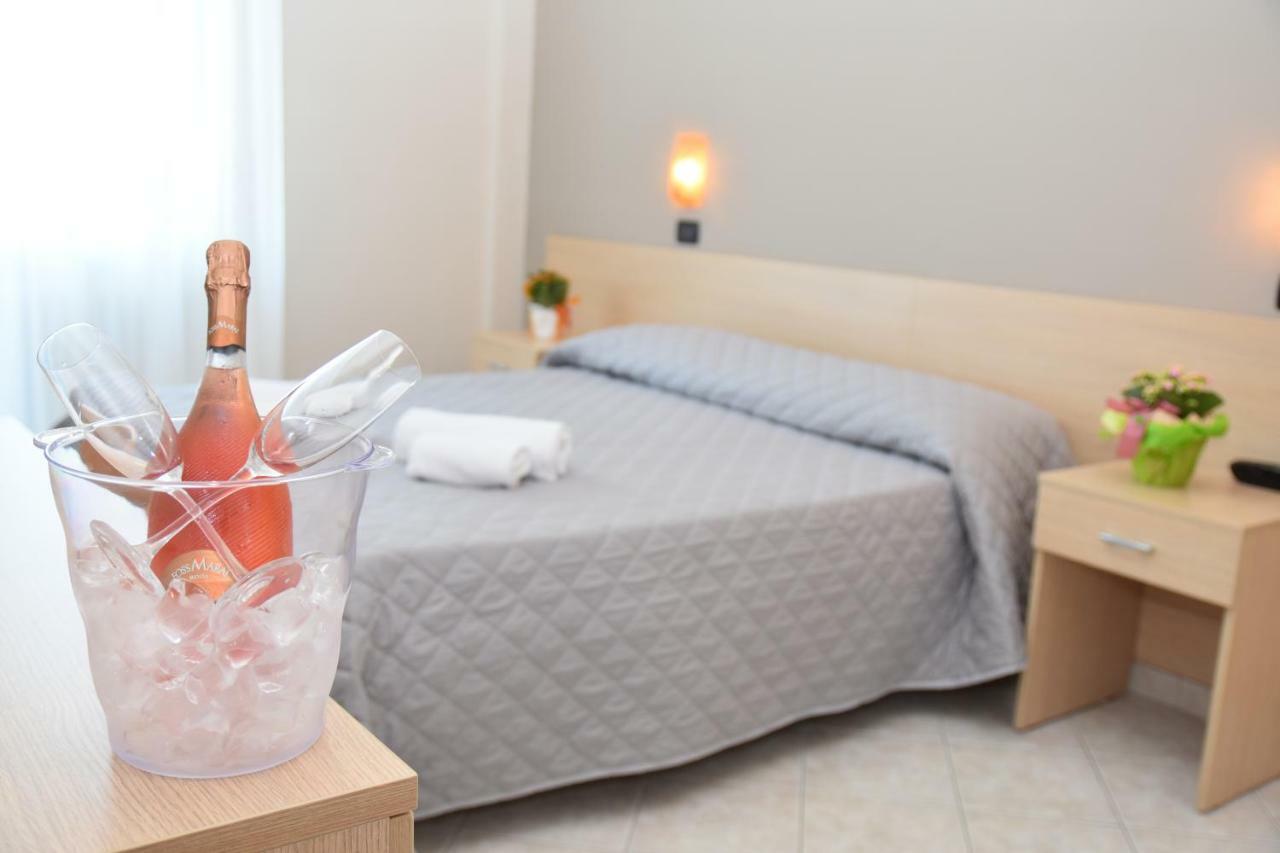 Hotel Excelsior Montesilvano Luaran gambar