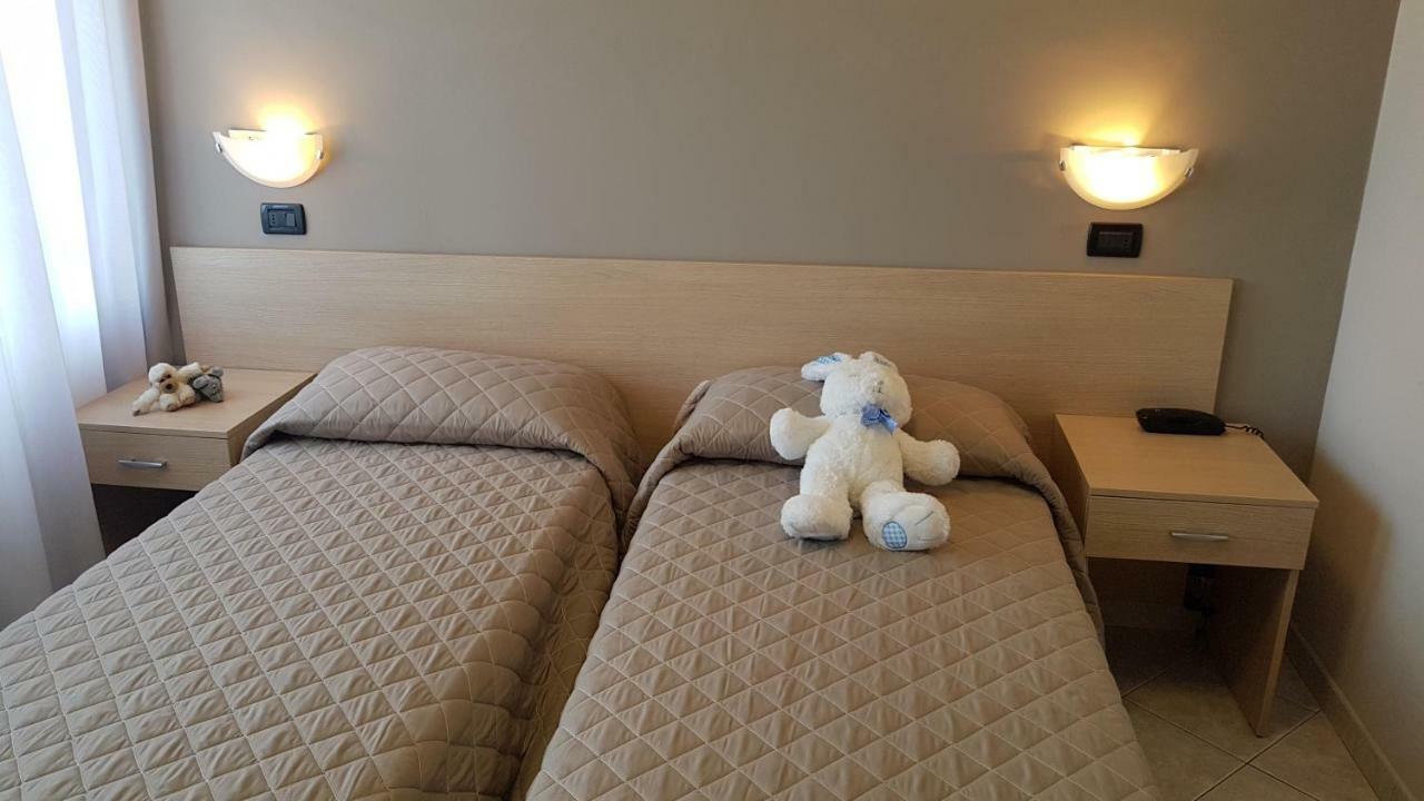 Hotel Excelsior Montesilvano Luaran gambar